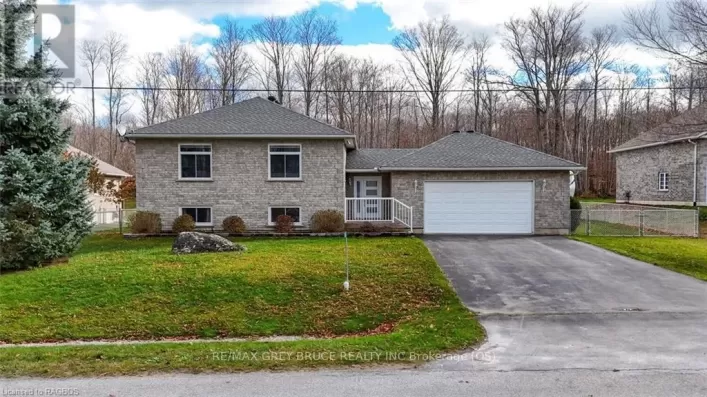 18 WALKER WAY, South Bruce Peninsula