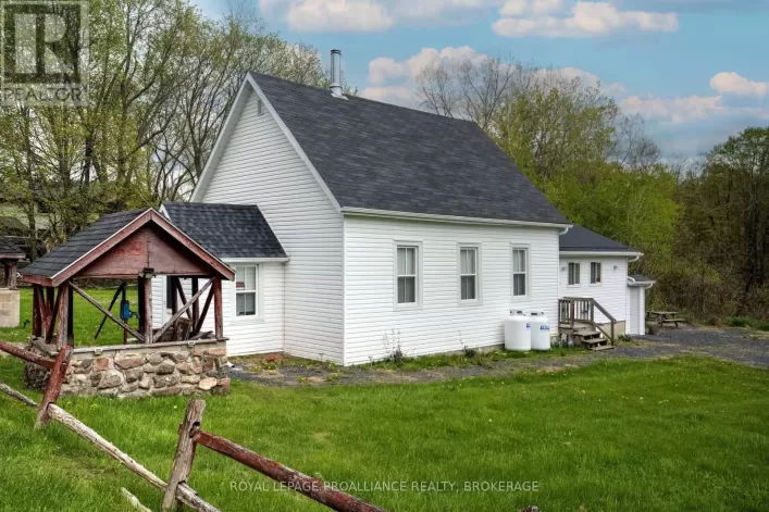 1867 CROW LAKE ROAD, Central Frontenac