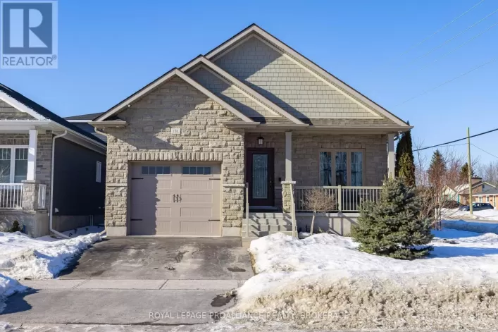 18K MANITOU CRESCENT E, Loyalist