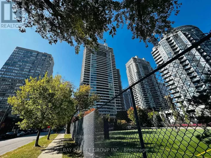 1909 - 18 SPRING GARDEN AVENUE, Toronto