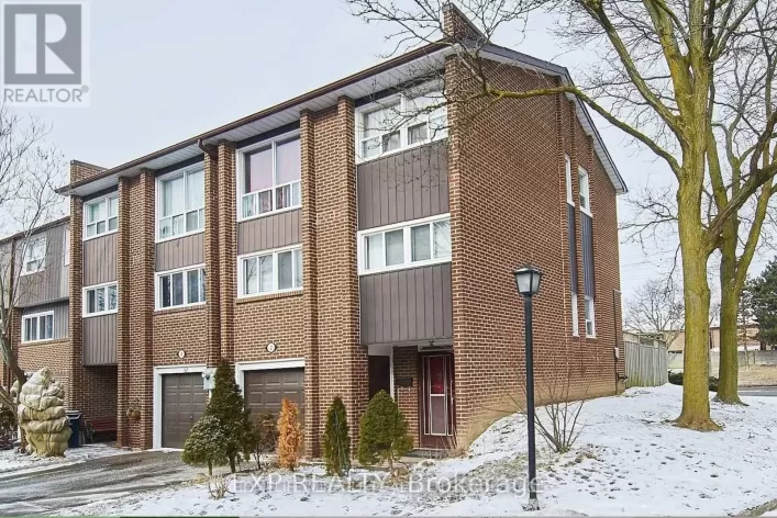 2 DOVE HAWKWAY WAY, Toronto