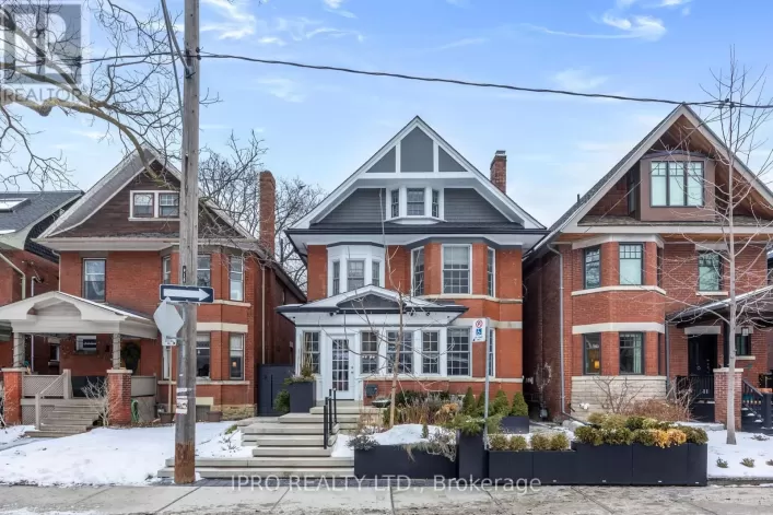 20 FAIRVIEW BOULEVARD, Toronto