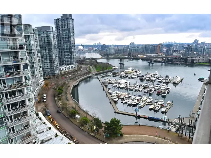 2002 1201 MARINASIDE CRESCENT, Vancouver