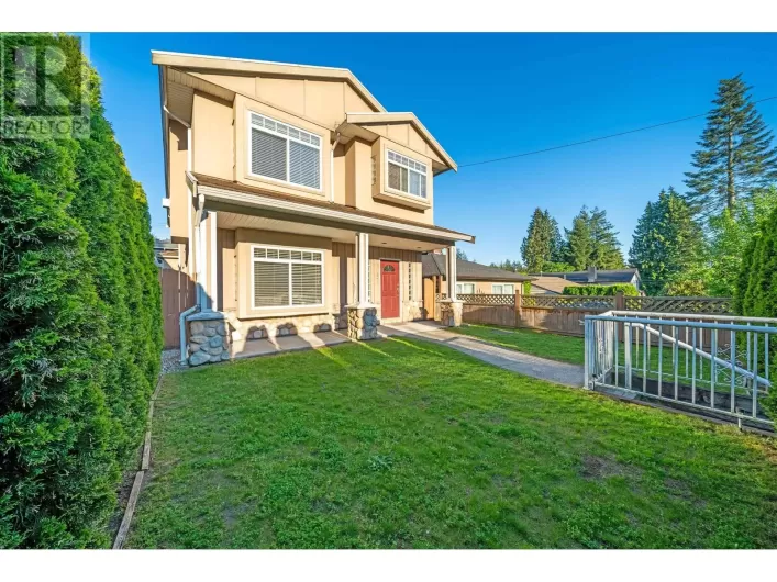 2052 WESTVIEW DRIVE, North Vancouver