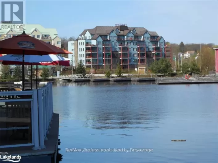 208 - 130 STEAMSHIP BAY ROAD, Gravenhurst)