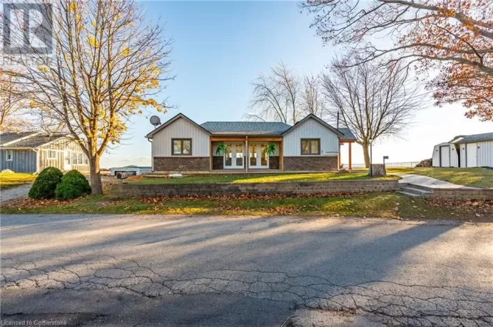 2094 LAKESHORE Road, Dunnville