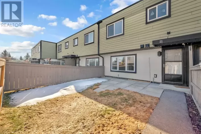 21, 3809 45 Street SW, Calgary