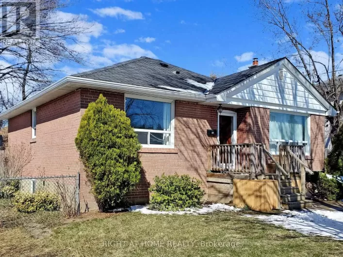 22 CHAPPEL HILL ROAD, Toronto (Downsview-Roding-CFB)