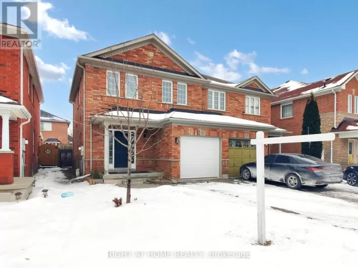 22 HOLLINGSWORTH CIRCLE, Brampton