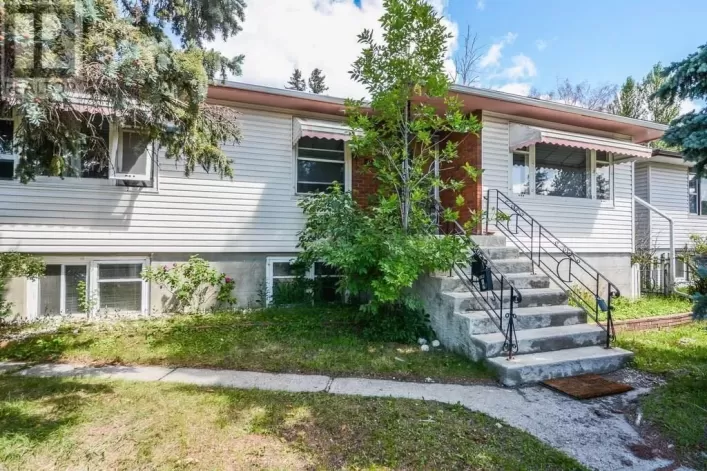 2204 24 Avenue NW, Calgary