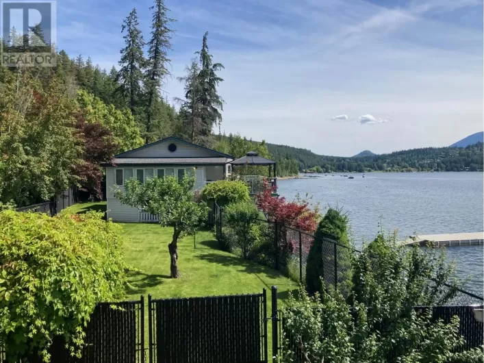 2233 Eagle Bay Road, Blind Bay