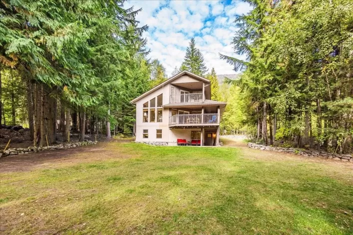 2290 CRYSTAL SPRINGS Road, Nelson