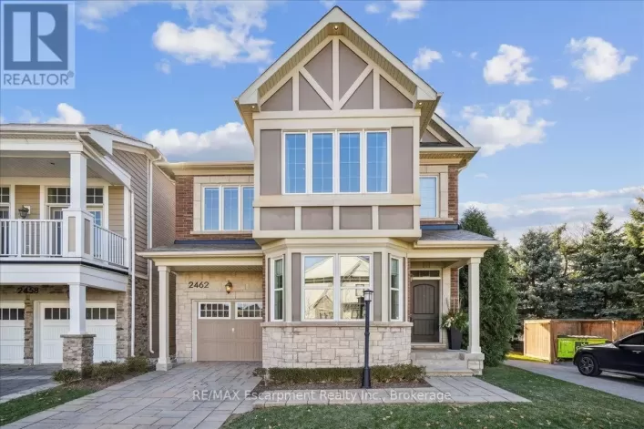 2462 CHARLIE COMMON, Oakville