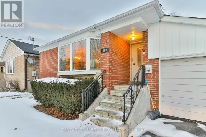 253 CHINE DRIVE, Toronto