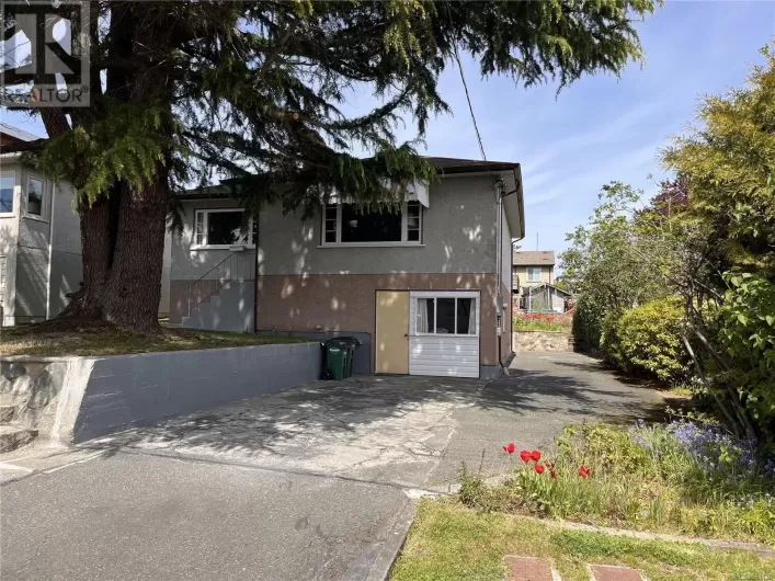 266 Sims Ave, Saanich