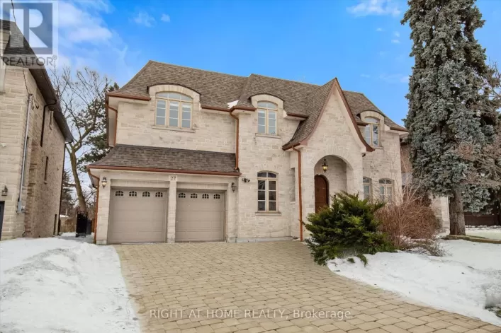 27 LLOYDMINSTER CRESCENT, Toronto