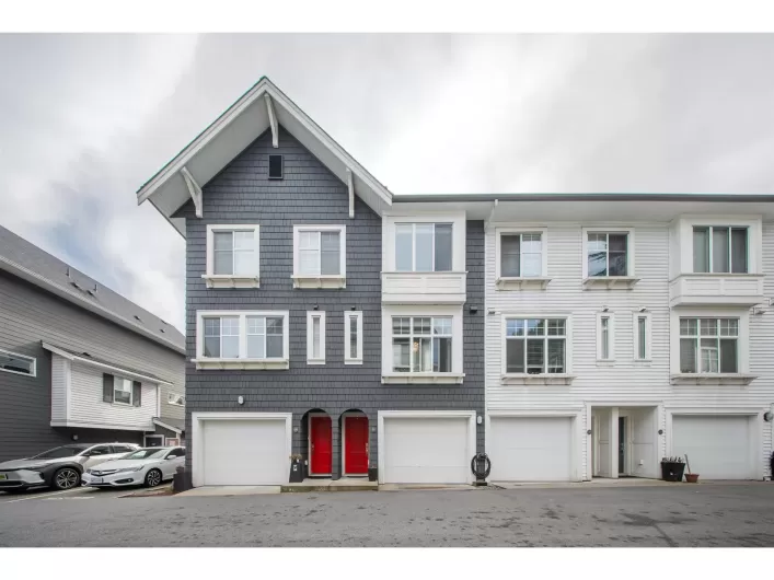 29 10433 158 STREET, Surrey