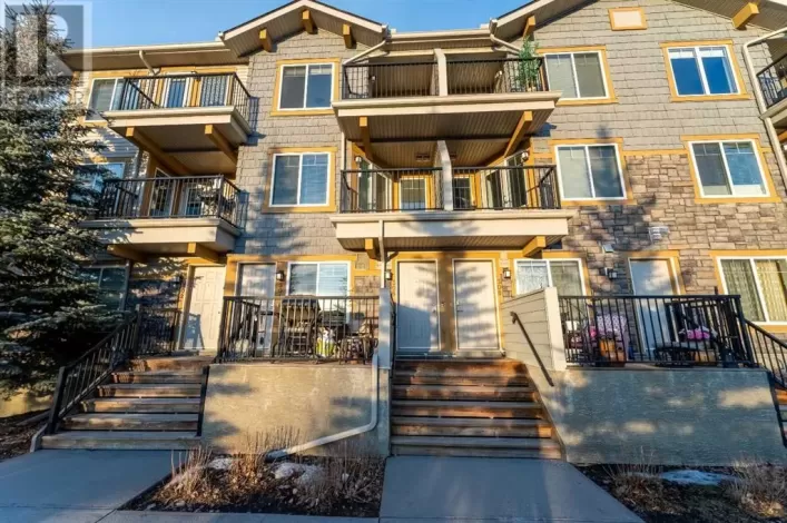 306 McKenzie Towne Lane SE, Calgary