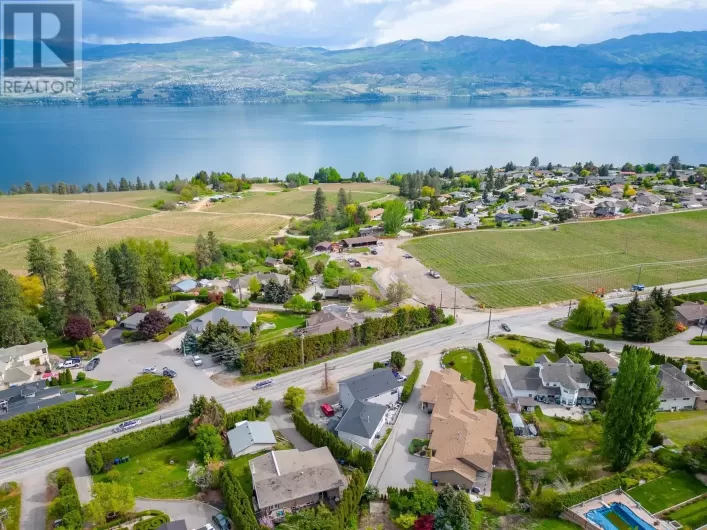 3174 Boucherie Road, West Kelowna