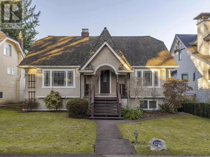 3229 W 24TH AVENUE, Vancouver