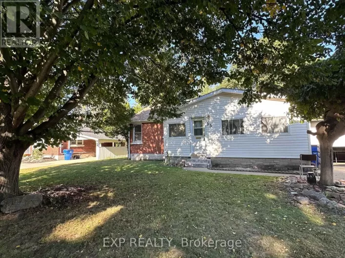 33 JOHN STREET, Chatham-Kent