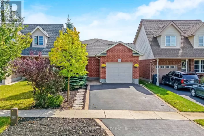 33 MAUDE LANE, Guelph