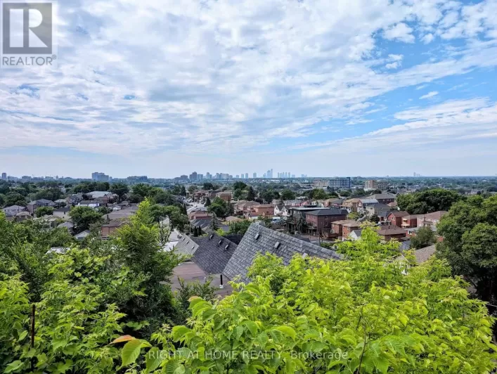 33 VENN CRESCENT, Toronto