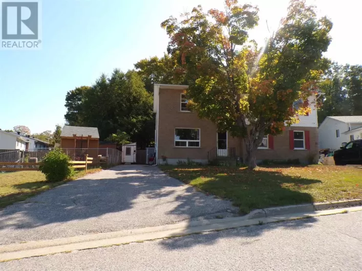 34 Beckett BLVD, Elliot Lake