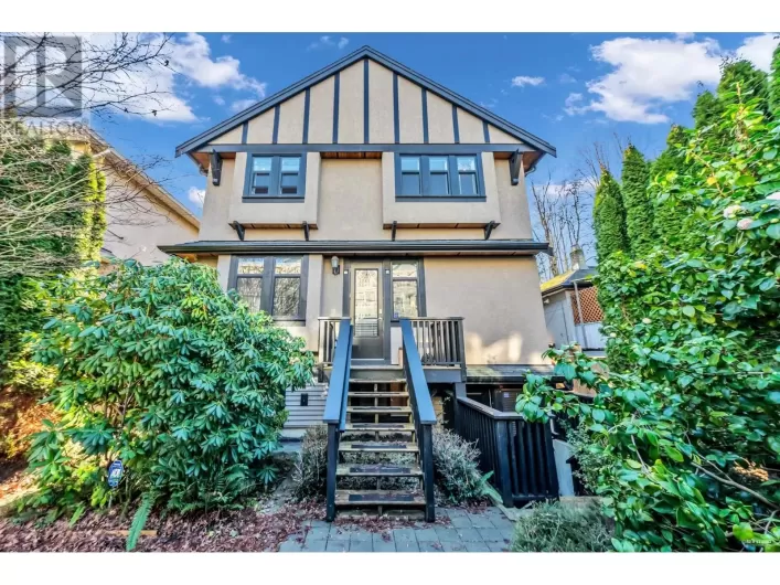 3455 W 10TH AVENUE, Vancouver