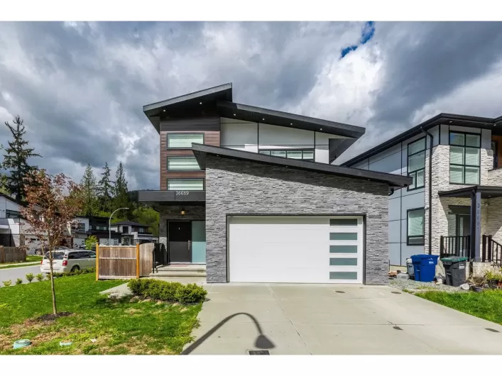 36689 DIANNE BROOK AVENUE, Abbotsford