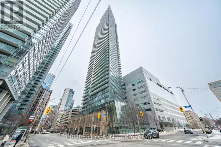 3906 - 832 BAY STREET, Toronto