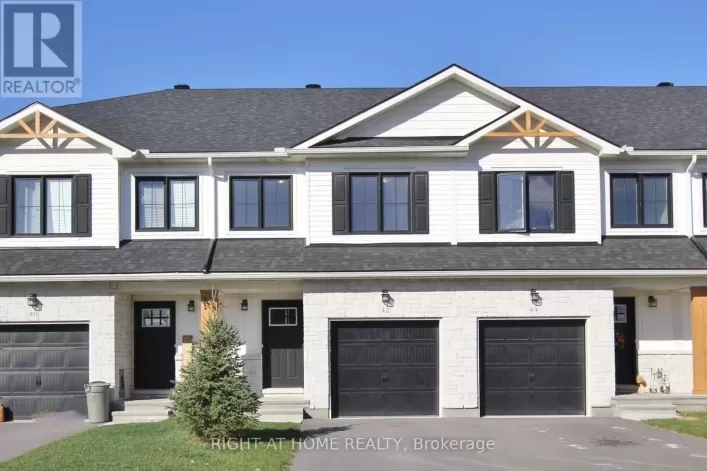 42 WHITCOMB CRESCENT, Smiths Falls