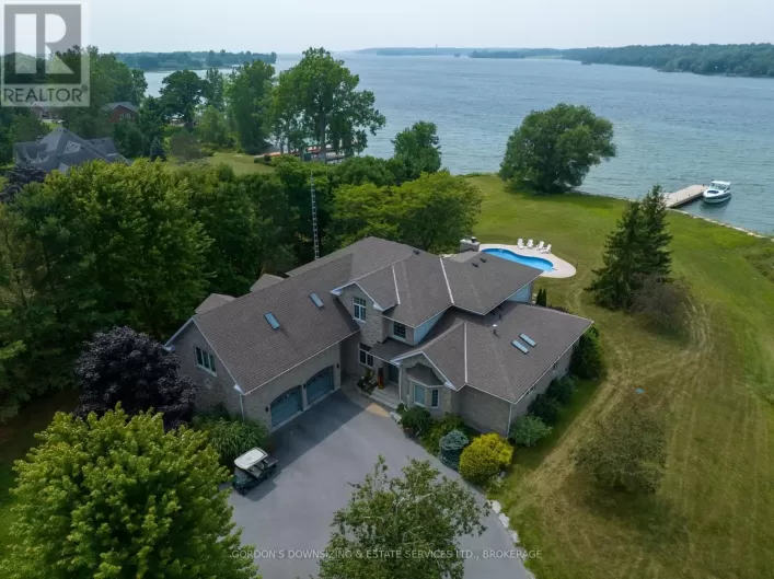 44 HOWE ISLAND DRIVE, Frontenac Islands