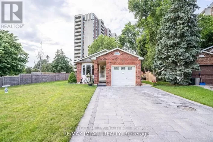 44 PLUMRIDGE CIRCLE, Ajax