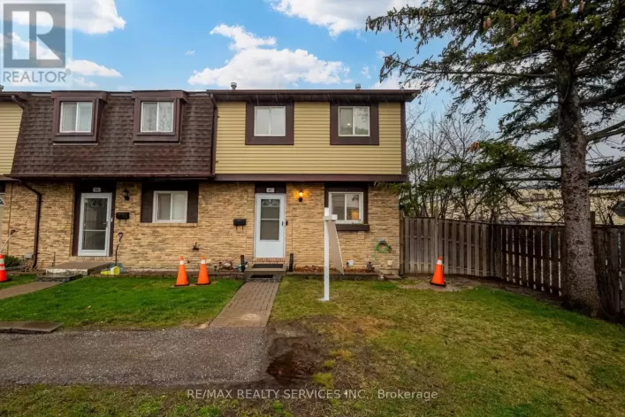 47 - 45 HANSEN ROAD N, Brampton (Madoc)