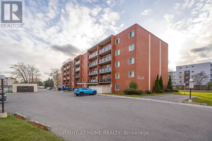 506 - 131 TAUNTON ROAD E, Oshawa