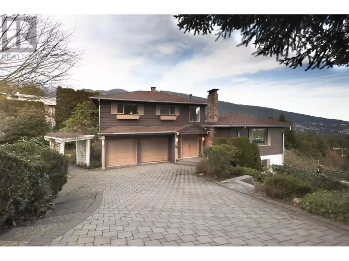 578 ST. ANDREWS PLACE, West Vancouver