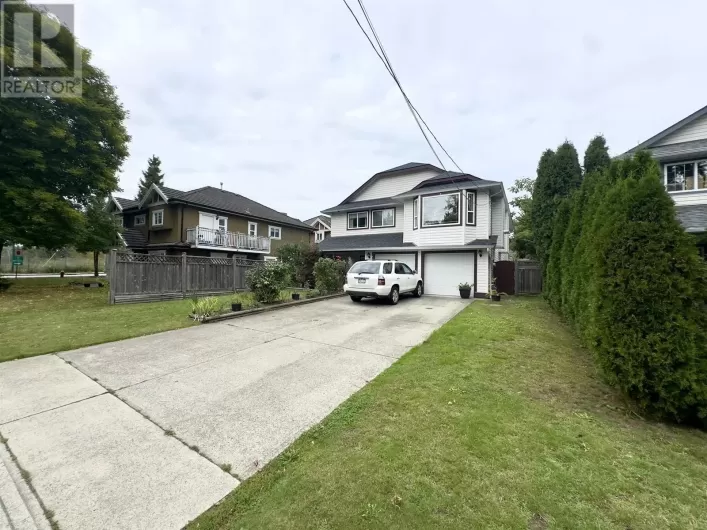 585 ALDERSON AVENUE, Coquitlam