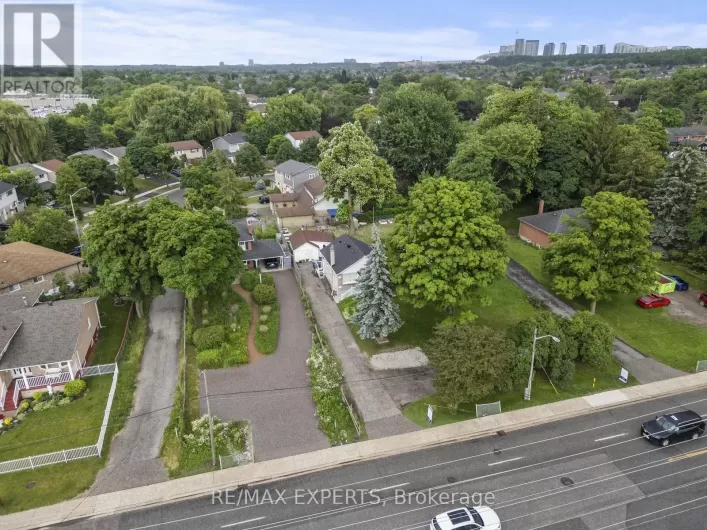 69 THOMAS STREET, Mississauga (Streetsville)