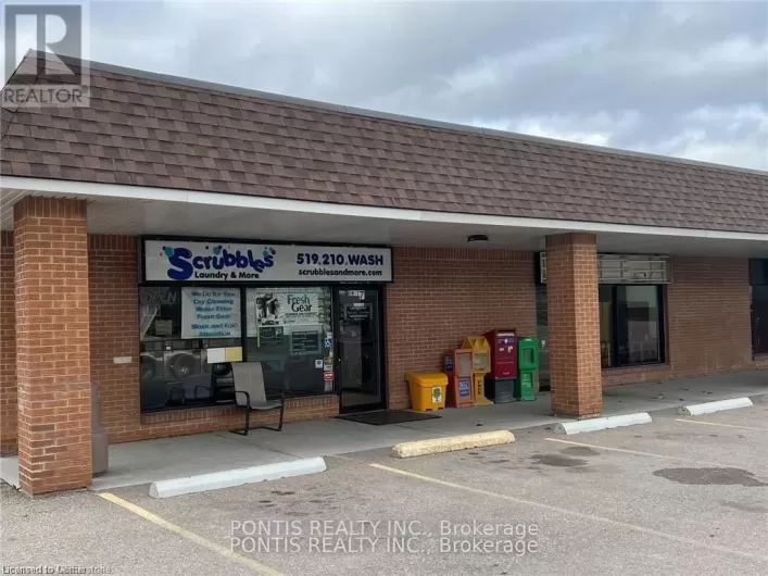 7 - 112 ORIOLE PARKWAY W, Woolwich