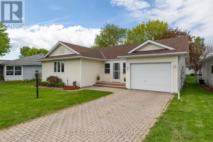 7 CRETNEY DRIVE, Prince Edward County