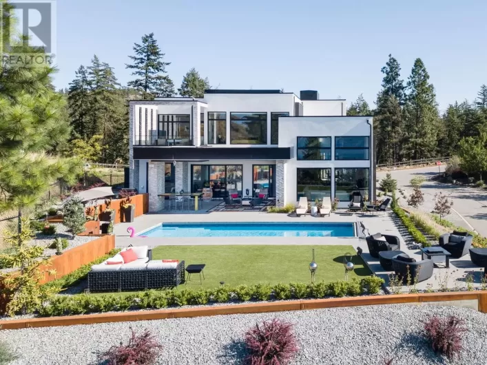 722 Highpointe Place, Kelowna