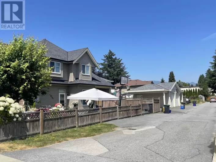 743 MILLER AVENUE, Coquitlam