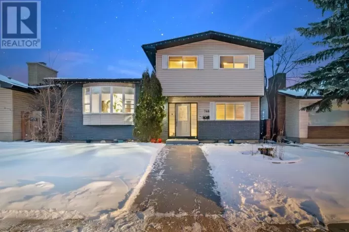 748 Rundleridge Drive NE, Calgary