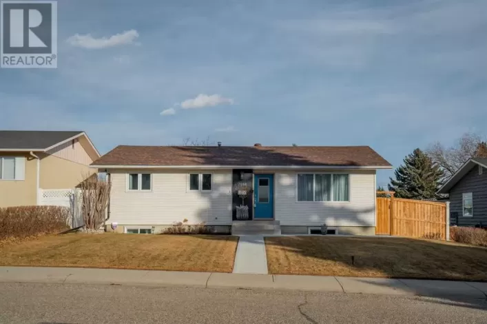 7944 Huntwick Crescent NE, Calgary