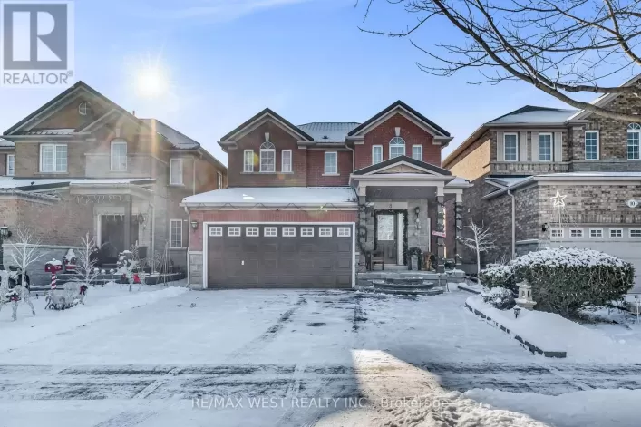 8 LAMPMAN DRIVE, Toronto