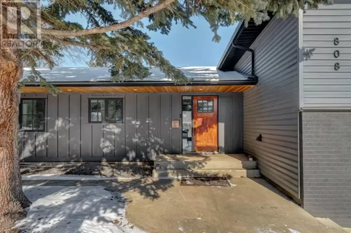 808 48 Avenue SW, Calgary