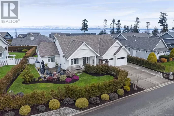 815 Bluffs Dr, Qualicum Beach