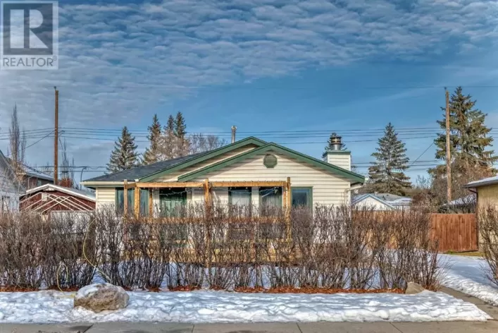 8316 46 Avenue NW, Calgary