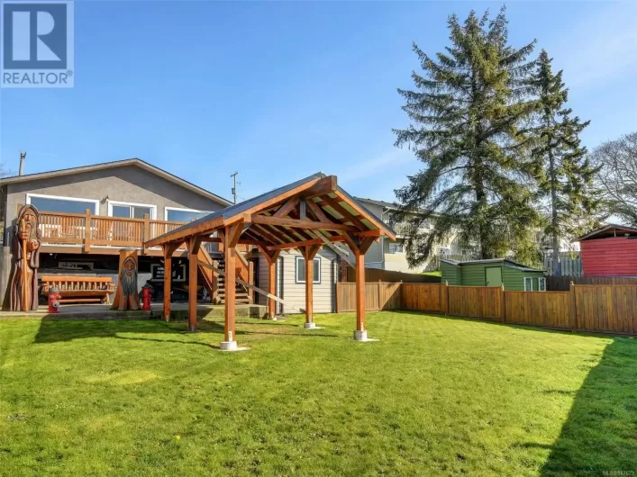 847 Admirals Rd, Esquimalt